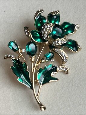 Vintage Gold-Tone Emerald Green Floral Crystal Brooch - Women Jewelry